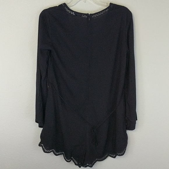 [Lush] Long Sleeve Scalloped Crochet Hem Romper M - Picture 6 of 6
